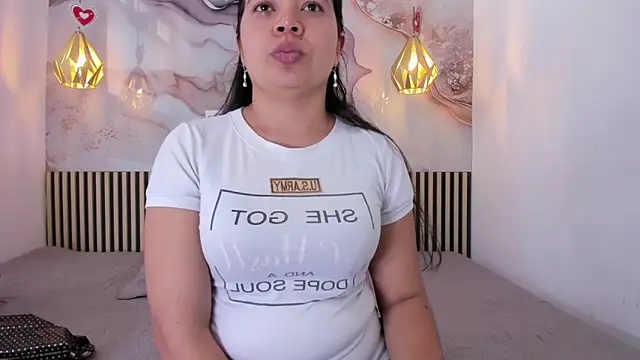 EvelynSweet1 online show from 05-06-26, 07:41