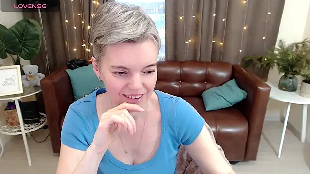 Cutie Erikaa1 online show from 12-28-24, 05:33