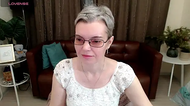 Cutie Erikaa1 online show from 01-04-25, 02:35