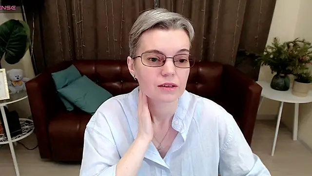 Cutie Erikaa1 online show from 01-11-25, 02:30