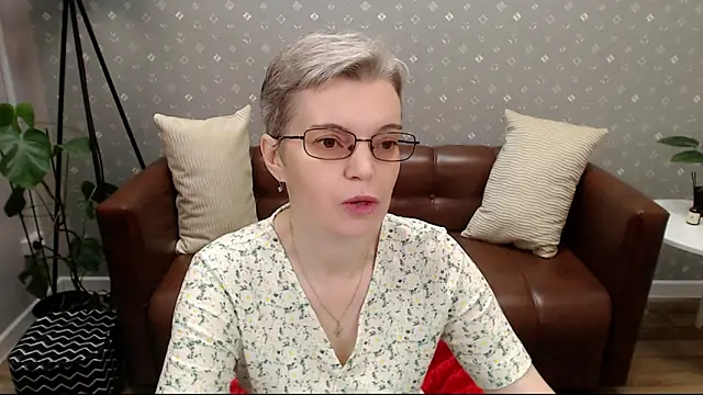 Cutie Erikaa1 online show from 09-25-25, 02:26