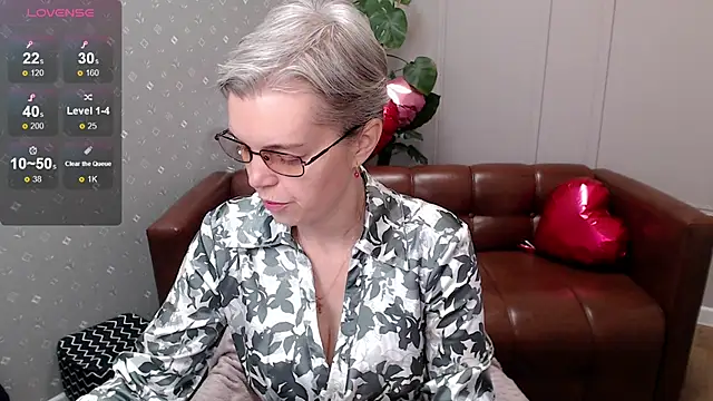 Snapshot of Cutie_Erikaa1 chatting on 03-04-26, 02:17 Cutie Erikaa1 online show from 03-04-26, 02:17