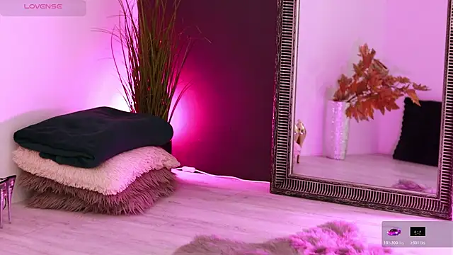 MissLilaa online show from 10-25-25, 03:51