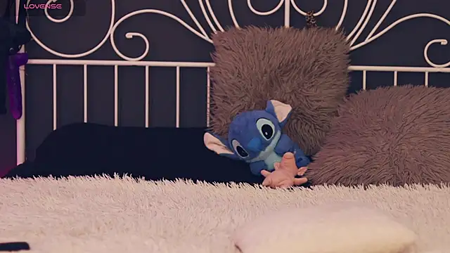 MissLilaa online show from 11-25-25, 04:18