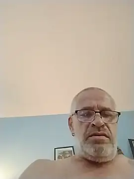Snapshot of geilerschwanz64 chatting on 06-17-26, 06:53 geilerschwanz64 online show from 06-17-26, 06:53