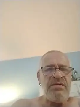Snapshot of geilerschwanz64 chatting on 06-21-26, 03:42 geilerschwanz64 online show from 06-21-26, 03:42