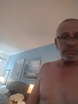 Snapshot of geilerschwanz64 chatting on 07-10-26, 04:20 geilerschwanz64 online show from 07-10-26, 04:20