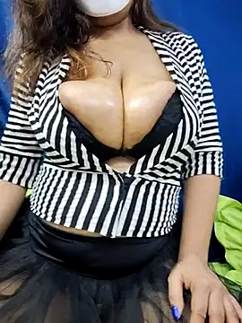 Snapshot of XXHOTSEX69 chatting on 03-21-25, 05:56 XXHOTSEX69 online show from 03-21-25, 05:56