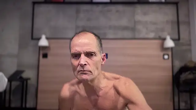 Snapshot of TowaFreespirit chatting on 12-25-24, 09:00 TowaFreespirit online show from 12-25-24, 09:00