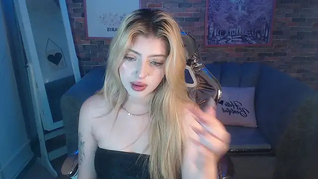 Kitty fox b online show from 01-08-25, 06:52