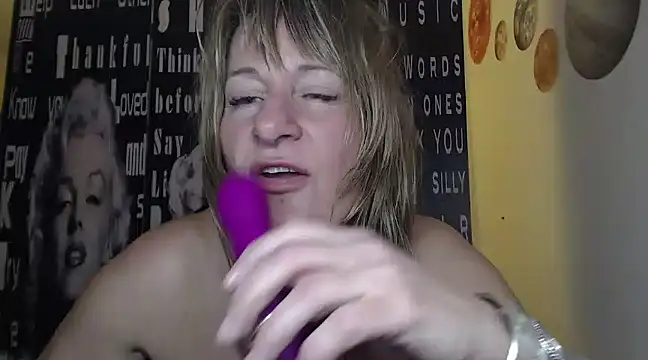 BettyDavisX online show from 12-09-24, 01:07