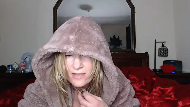 BettyDavisX online show from 01-08-25, 06:41