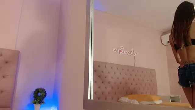 alice sofia online show from 10-03-25, 12:02