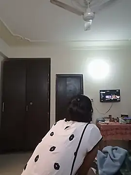 Snapshot of Anjali-04 chatting on 02-05-25, 09:07 Anjali-04 online show from 02-05-25, 09:07