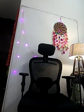 Snapshot of Archi-07 chatting on 10-03-25, 04:37 Archi-07 online show from 10-03-25, 04:37