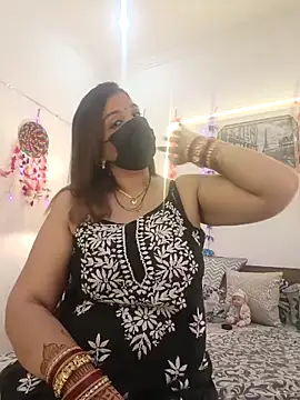 Snapshot of Archi-07 chatting on 10-13-25, 07:08 Archi-07 online show from 10-13-25, 07:08