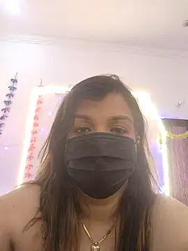 Snapshot of Archi-07 chatting on 10-13-25, 07:14 Archi-07 online show from 10-13-25, 07:14