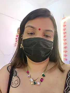 Snapshot of Archi-07 chatting on 10-19-25, 05:52 Archi-07 online show from 10-19-25, 05:52