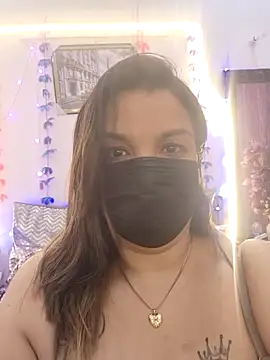 Snapshot of Archi-07 chatting on 10-24-25, 10:06 Archi-07 online show from 10-24-25, 10:06