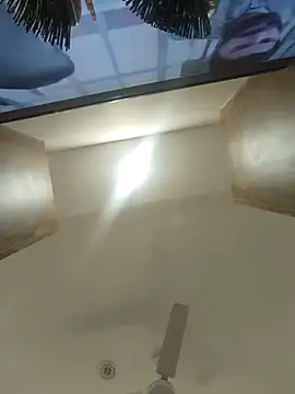 Snapshot of Archi-07 chatting on 10-28-25, 06:32 Archi-07 online show from 10-28-25, 06:32