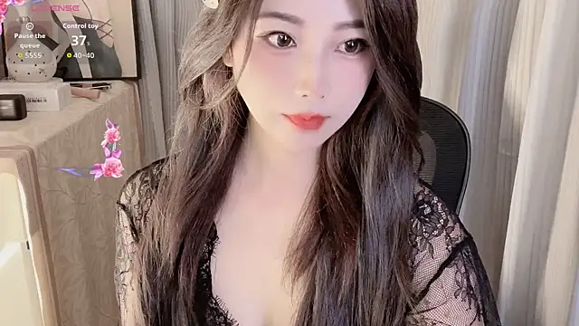 Snapshot of Blossom-666 chatting on 07-23-26, 04:32 Blossom-666 online show from 07-23-26, 04:32