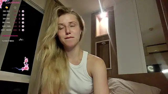 Snapshot of ArianaMur chatting on 03-19-26, 02:54 ArianaMur online show from 03-19-26, 02:54