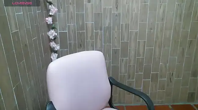 Snapshot of solyeria chatting on 12-12-24, 06:21 solyeria online show from 12-12-24, 06:21