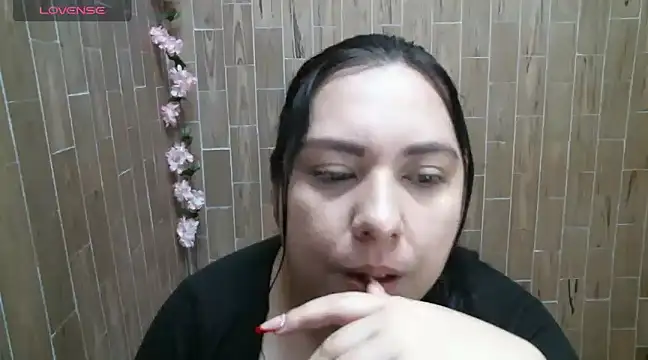 Snapshot of solyeria chatting on 12-29-24, 09:28 solyeria online show from 12-29-24, 09:28