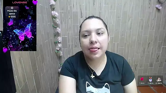 Snapshot of solyeria chatting on 03-09-25, 05:00 solyeria online show from 03-09-25, 05:00