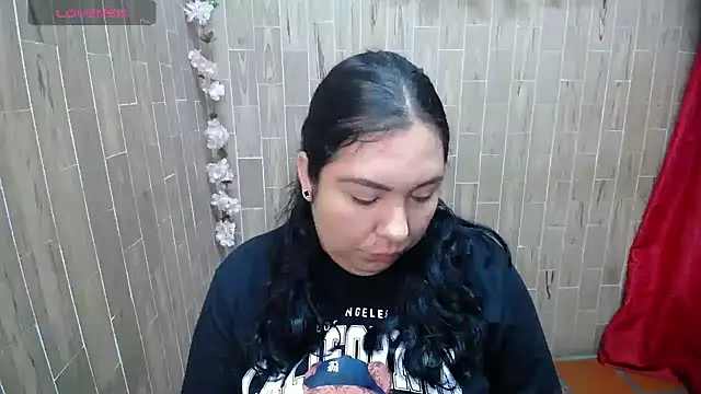 Snapshot of solyeria chatting on 04-25-26, 02:25 solyeria online show from 04-25-26, 02:25
