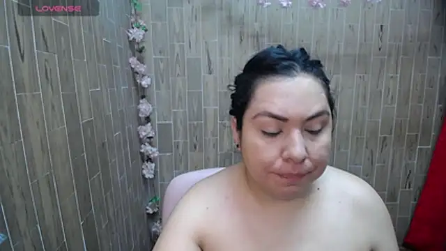 Snapshot of solyeria chatting on 04-28-26, 05:40 solyeria online show from 04-28-26, 05:40