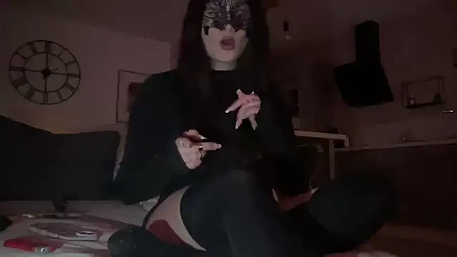 Snapshot of DominaCat75 chatting on 12-18-24, 01:05 DominaCat75 online show from 12-18-24, 01:05