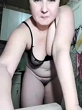 Snapshot of Holly-69 chatting on 01-25-25, 06:13 Holly-69 online show from 01-25-25, 06:13