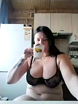 Snapshot of Holly-69 chatting on 02-02-25, 07:20 Holly-69 online show from 02-02-25, 07:20