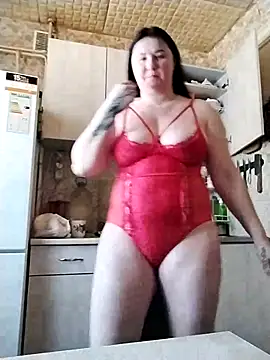 Snapshot of Holly-69 chatting on 02-18-25, 10:27 Holly-69 online show from 02-18-25, 10:27