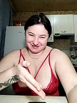 Snapshot of Holly-69 chatting on 02-18-25, 08:58 Holly-69 online show from 02-18-25, 08:58