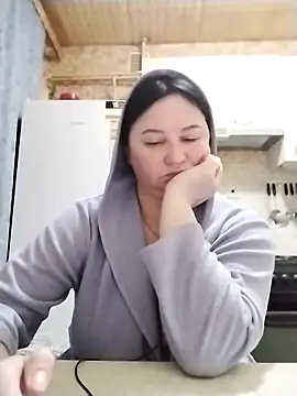 Snapshot of Holly-69 chatting on 03-03-25, 08:43 Holly-69 online show from 03-03-25, 08:43