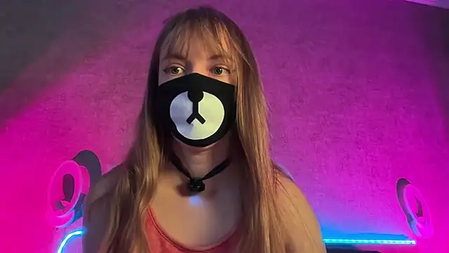 Your Little Bear online show from 06-12-26, 04:22