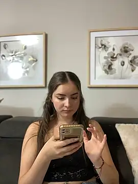 imlindapink online show from 01-22-25, 06:41