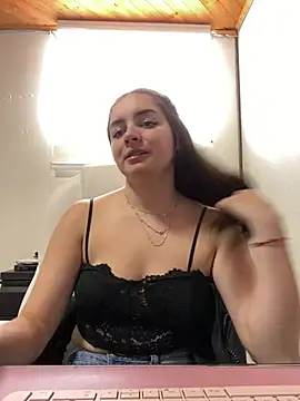 imlindapink online show from 02-06-25, 02:37