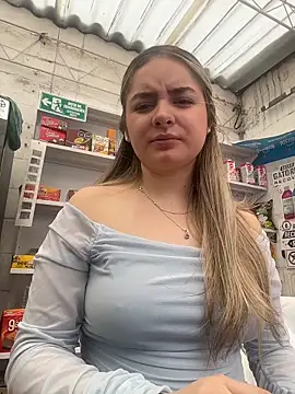 Snapshot of imlindapink chatting on 03-09-26, 04:44 imlindapink online show from 03-09-26, 04:44