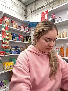 Snapshot of imlindapink chatting on 03-17-26, 03:15 imlindapink online show from 03-17-26, 03:15