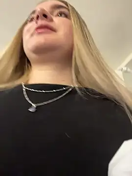 Snapshot of imlindapink chatting on 03-24-26, 02:33 imlindapink online show from 03-24-26, 02:33