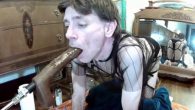 MaxJr8008 online show from 10-03-25, 06:43