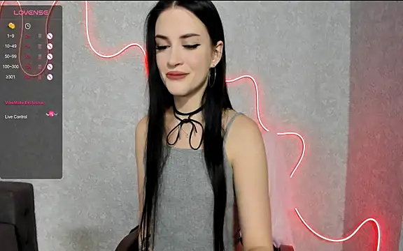 Molly Crystall online show from 10-20-25, 04:02