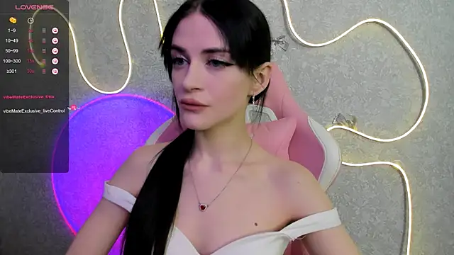 Molly Crystall online show from 05-12-26, 02:52