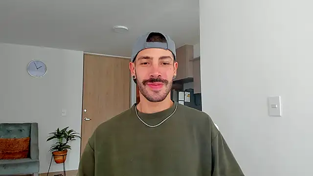 Guyinthemountain online show from 12-24-24, 03:05