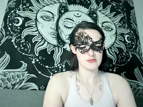 LexiSnowUK online show from 02-05-25, 09:25