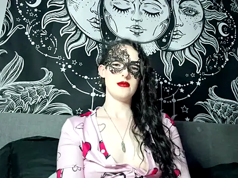 LexiSnowUK online show from 02-07-25, 08:10