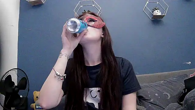 LexiSnowUK online show from 03-31-26, 08:53